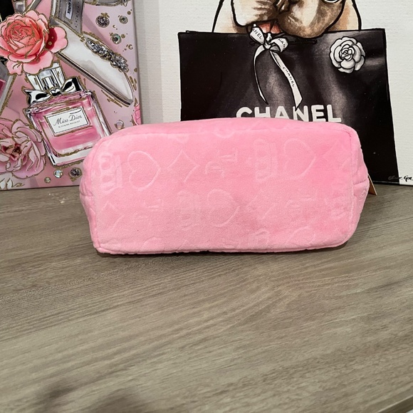 Juicy Couture 🎁Light Pink Embossed Cosmetic Bag NWT🎁 Gift Ready - Picture 5 of 10